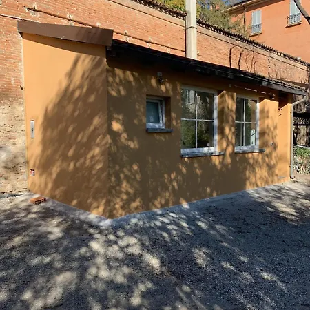 In A Courtyard In Downtown, New And Quiet *